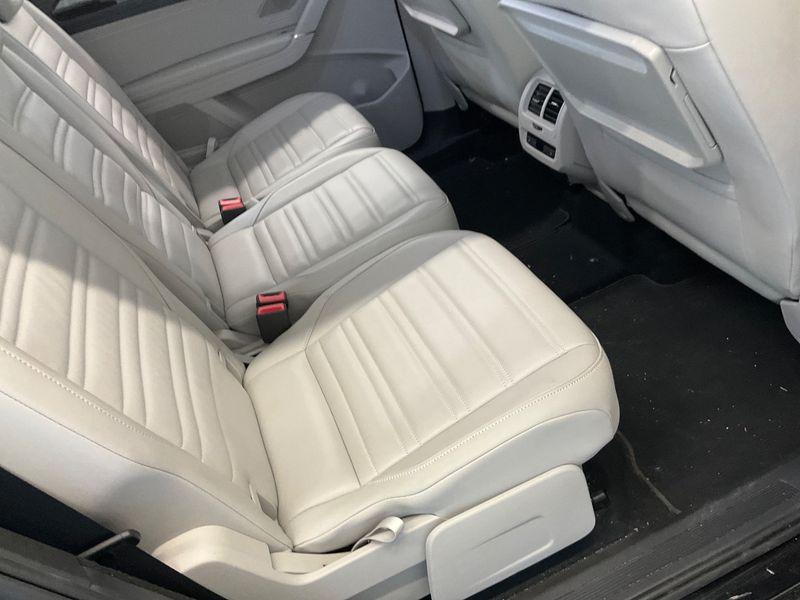Volkswagen Touran 2.0 TDI Highline BlueMotion Tech 2017 – снимка 27