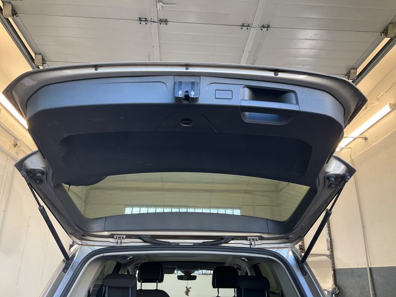 Volkswagen Touran 2.0 TDI Highline BlueMotion Tech 2016 – снимка 30