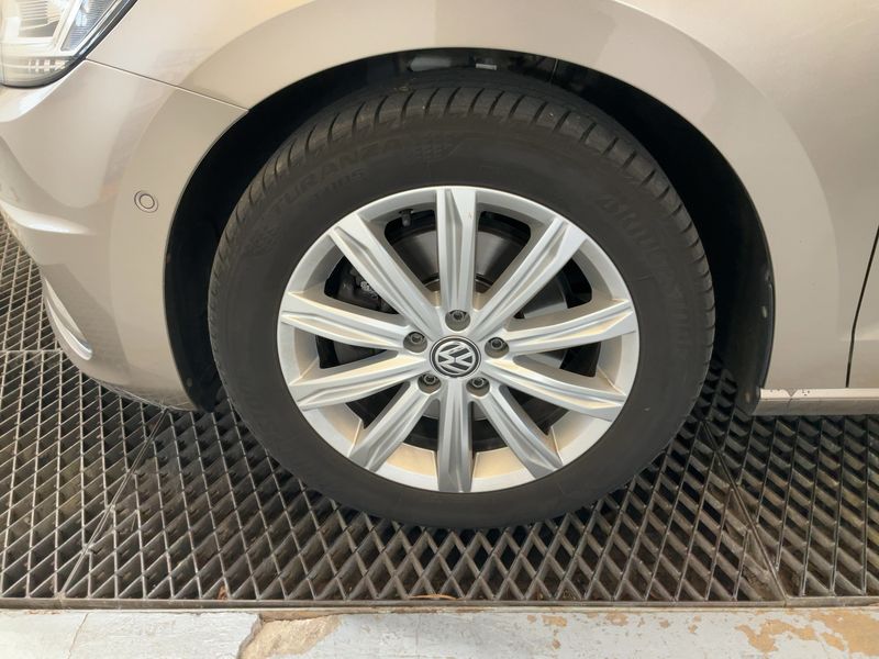 Volkswagen Touran 2.0 TDI Highline BlueMotion Tech 2016 – снимка 3
