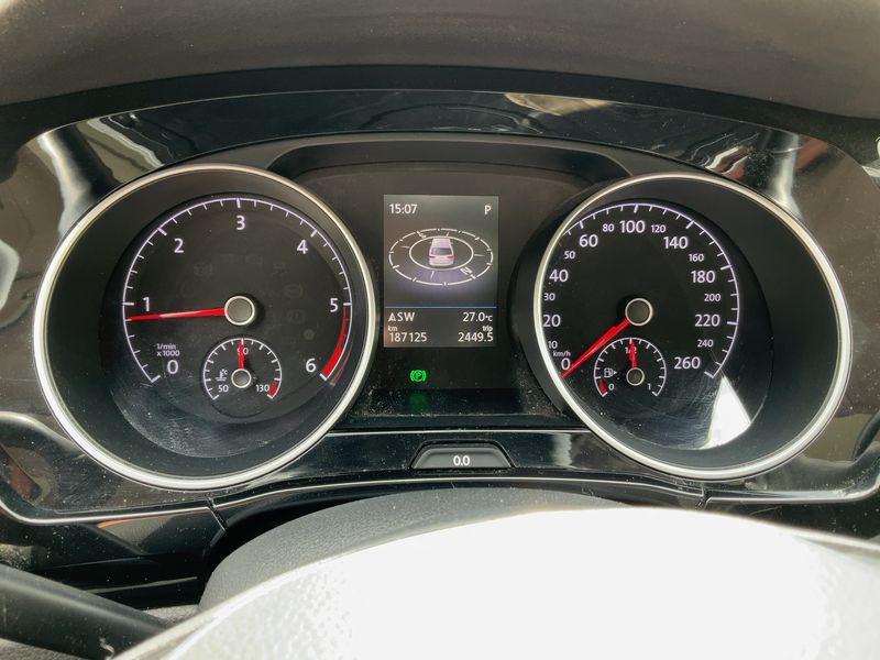Volkswagen Touran 2.0 TDI Highline BlueMotion Tech 2016 – снимка 19