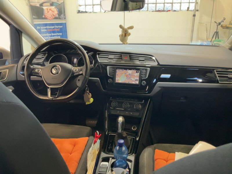 Volkswagen Touran 2.0 TDI Highline BlueMotion Tech 2016 – снимка 18
