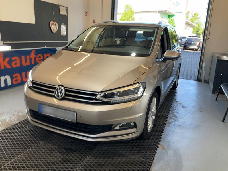 Volkswagen Touran 2.0 TDI Highline BlueMotion Tech 2016 – снимка 1