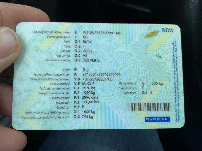 BMW 3er 325i 2008 – снимка 20