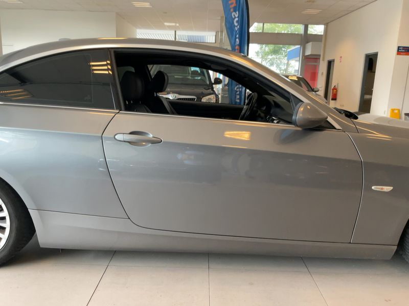 BMW 3er 325i 2008 – снимка 10