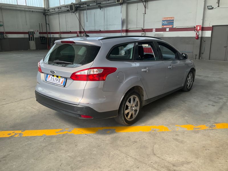 Ford Focus 1.6 TDCi 2011 – снимка 2