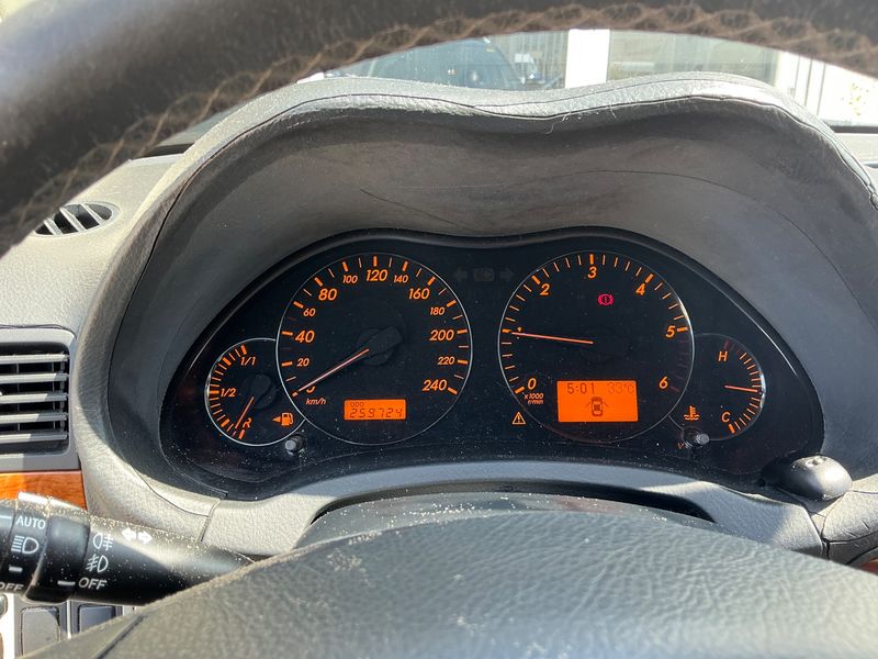 Toyota Avensis 2.2 D-4D Executive 2007 – снимка 4