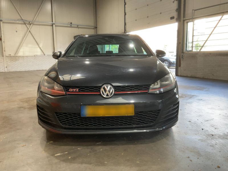 Volkswagen Golf VII 2.0 TFSI GTI "Performance" BlueMotion Tech 2015 – снимка 14