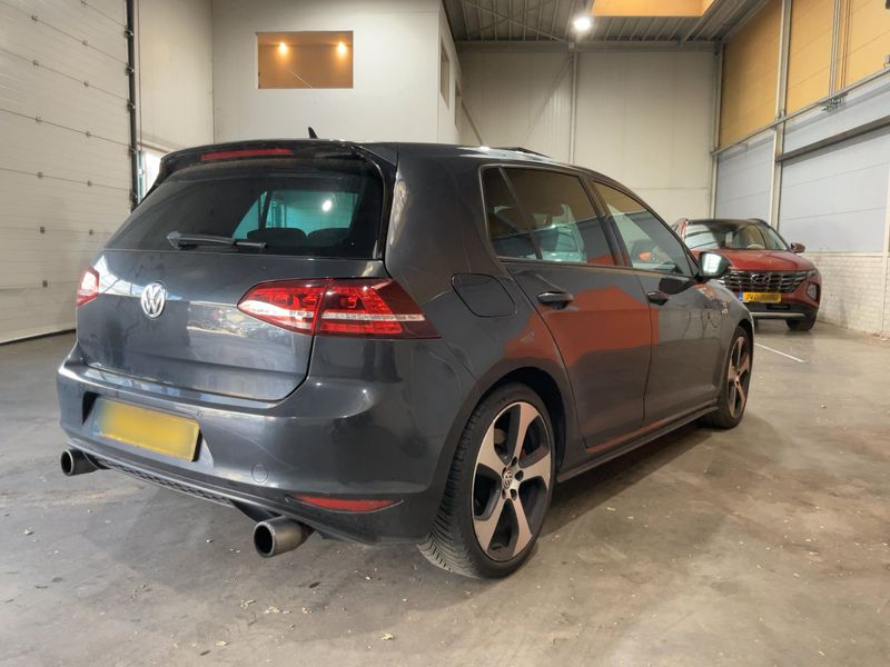 Volkswagen Golf VII 2.0 TFSI GTI "Performance" BlueMotion Tech 2015 – снимка 8