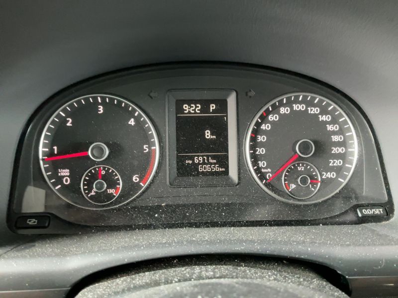 Volkswagen Touran 2.0 TDI Comfortline 2011 – снимка 19