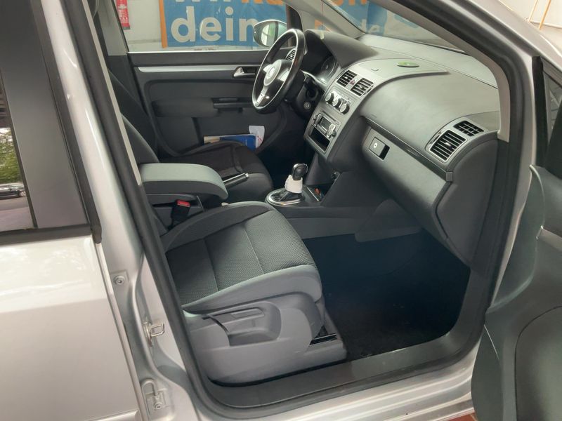 Volkswagen Touran 2.0 TDI Comfortline 2011 – снимка 17