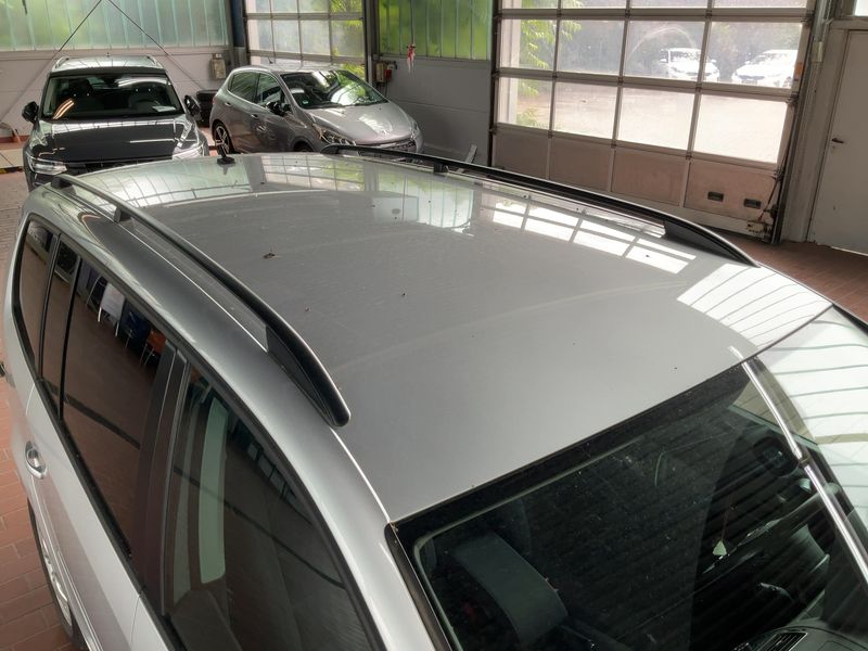Volkswagen Touran 2.0 TDI Comfortline 2011 – снимка 13