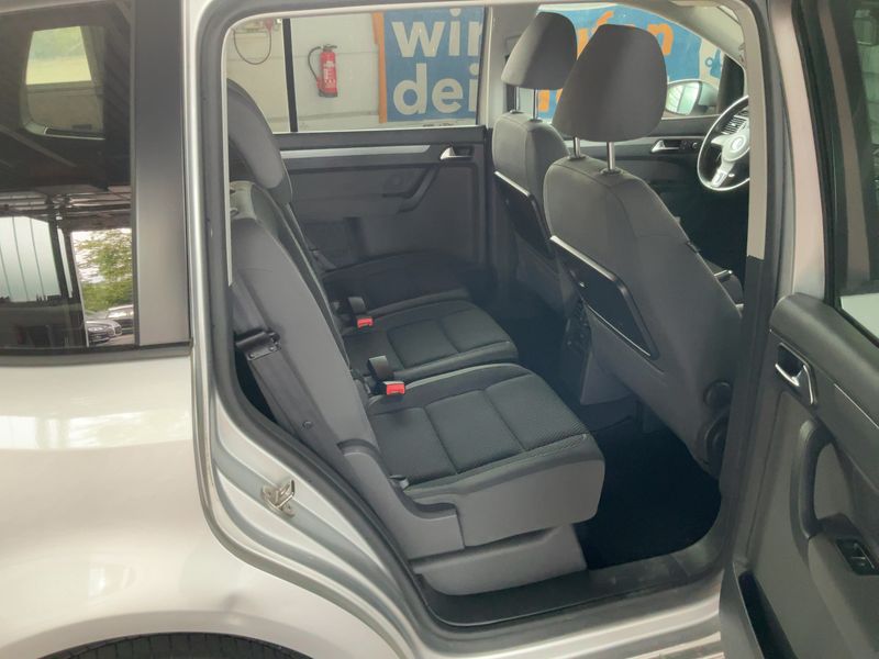 Volkswagen Touran 2.0 TDI Comfortline 2011 – снимка 20