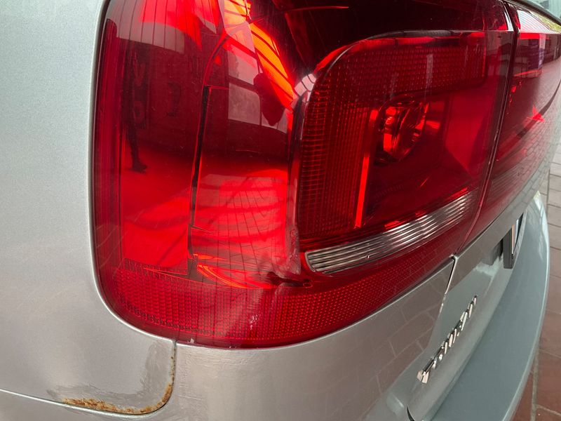 Volkswagen Touran 2.0 TDI Comfortline 2011 – снимка 57