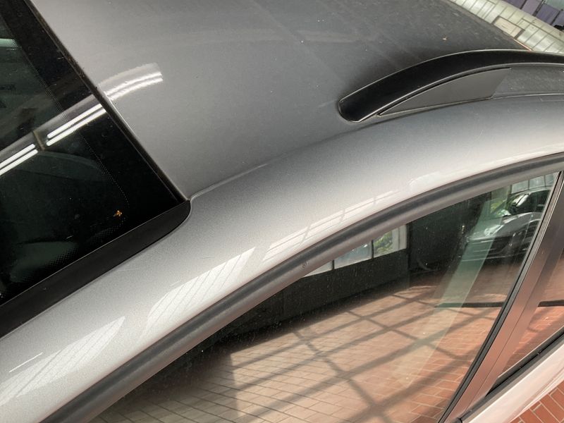 Volkswagen Touran 2.0 TDI Comfortline 2011 – снимка 47