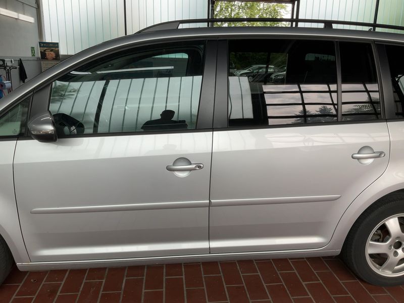 Volkswagen Touran 2.0 TDI Comfortline 2011 – снимка 4