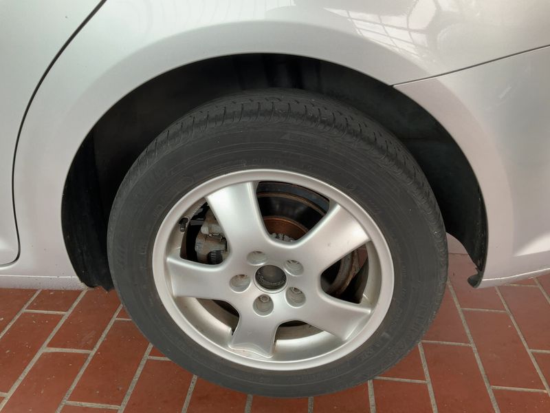 Volkswagen Touran 2.0 TDI Comfortline 2011 – снимка 5