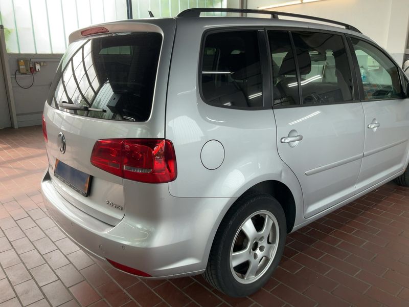 Volkswagen Touran 2.0 TDI Comfortline 2011 – снимка 8