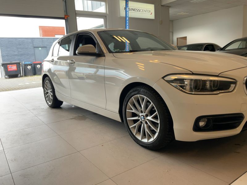 BMW 1er 118i Sport Line 2019 – снимка 12
