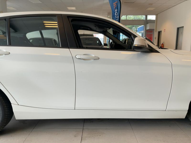 BMW 1er 118i Sport Line 2019 – снимка 10