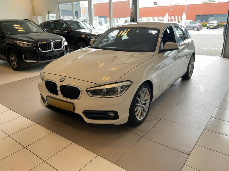 BMW 1er 118i Sport Line 2019 – снимка 1