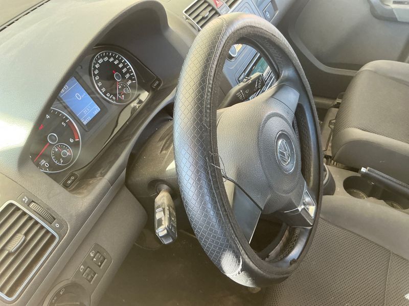 Volkswagen Touran 1.6 TDI Edition BlueMotion Tech 2014 – снимка 23