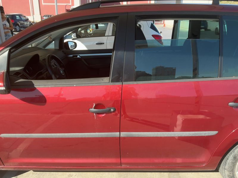 Volkswagen Touran 1.6 TDI Edition BlueMotion Tech 2014 – снимка 4