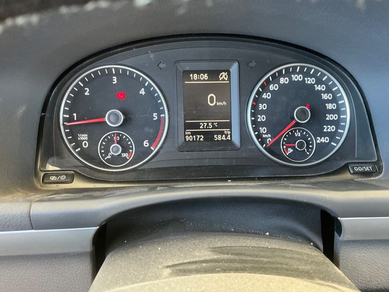 Volkswagen Touran 1.6 TDI Edition BlueMotion Tech 2014 – снимка 18