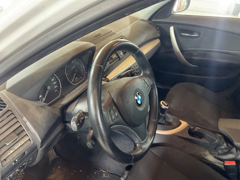 BMW 1er 116d 2011 – снимка 31