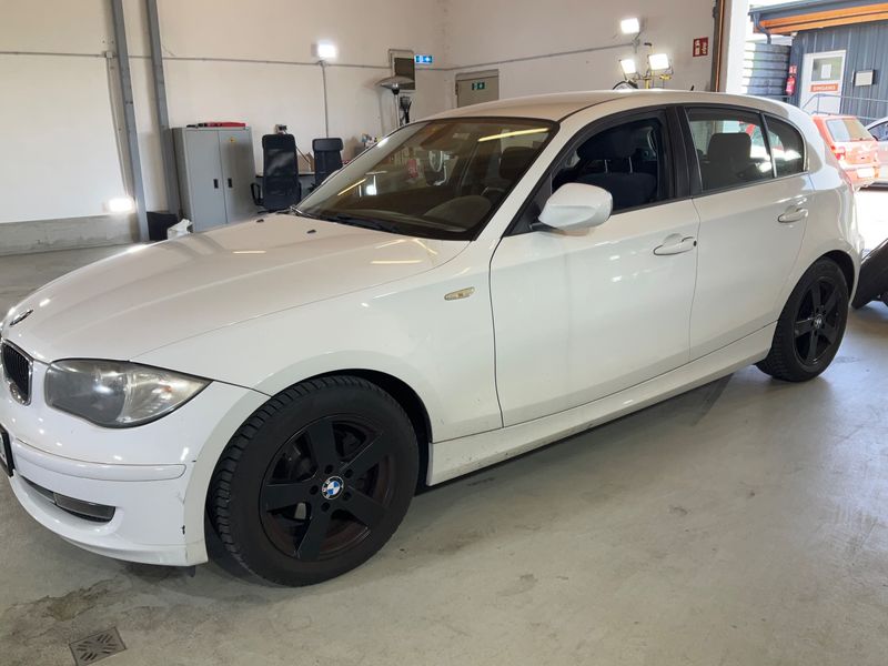 BMW 1er 116d 2011 – снимка 2