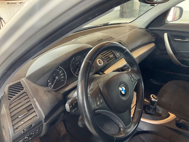 BMW 1er 116d 2011 – снимка 30