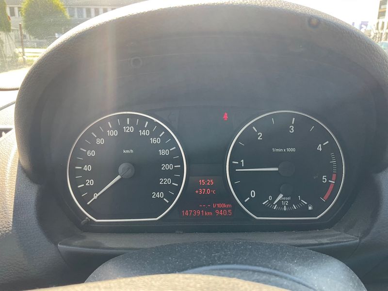 BMW 1er 116d 2011 – снимка 19