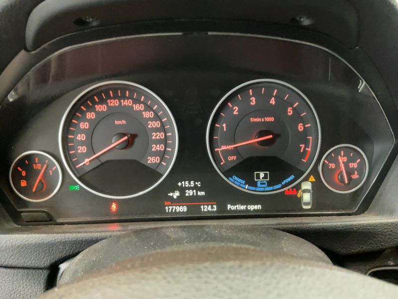 BMW 3er 330e Luxury Line 2017 – снимка 18