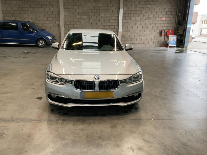 BMW 3er 330e Luxury Line 2017 – снимка 14