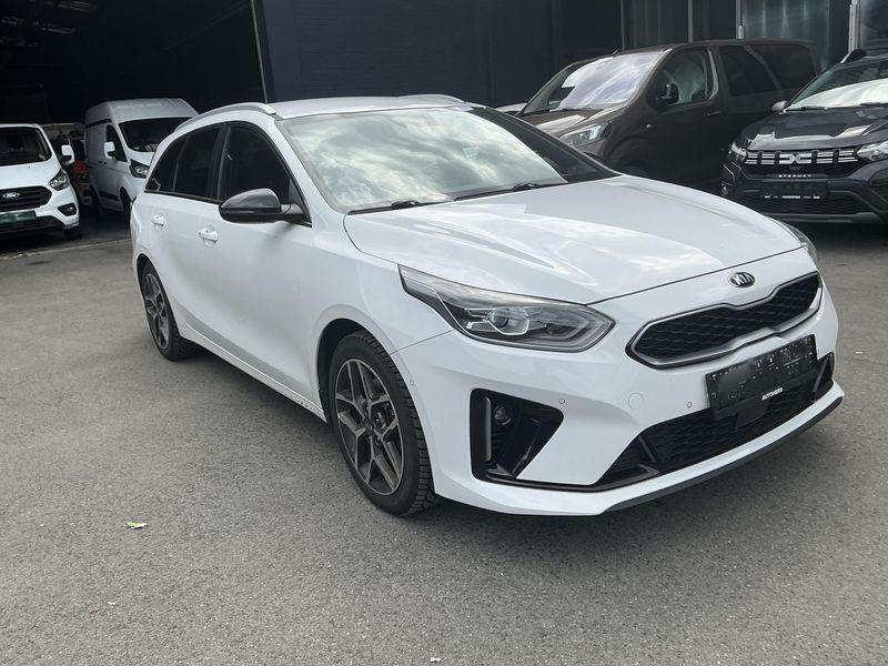 Kia cee'd 1.6 CRDi GT Line 2020 – снимка 12