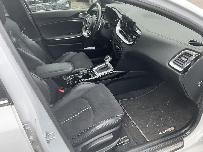 Kia cee'd 1.6 CRDi GT Line 2020 – снимка 16