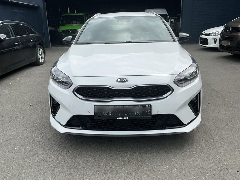 Kia cee'd 1.6 CRDi GT Line 2020 – снимка 14