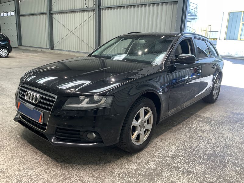 Audi A4 2.0 TDI quattro Attraction 2011