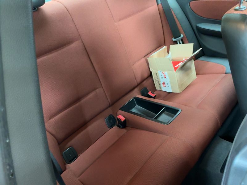BMW 1er 123d 2008 – снимка 19