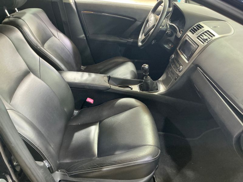 Toyota Avensis 2.2 D-4D Edition 2011 – снимка 3