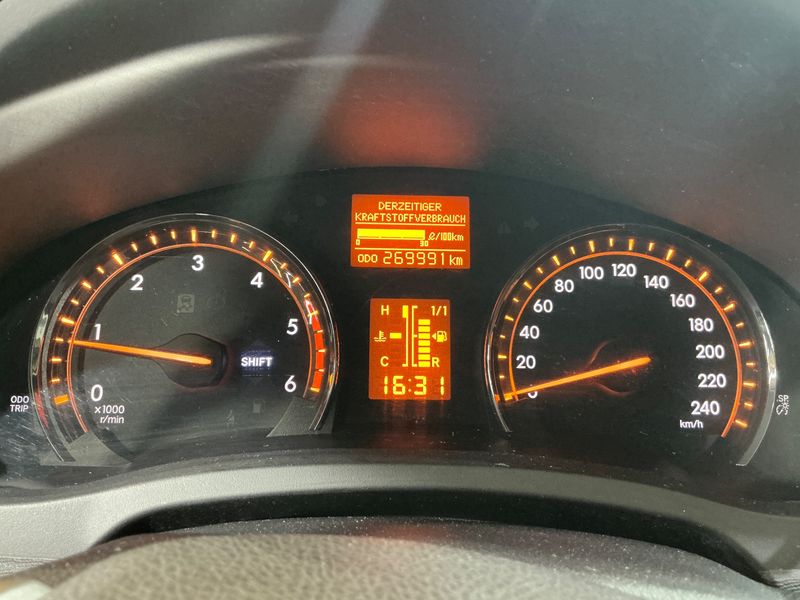 Toyota Avensis 2.2 D-4D Edition 2011 – снимка 4