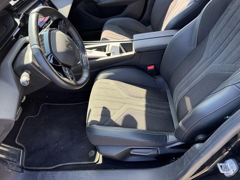 Peugeot 408 1.6 Hybrid GT 2024 – снимка 10