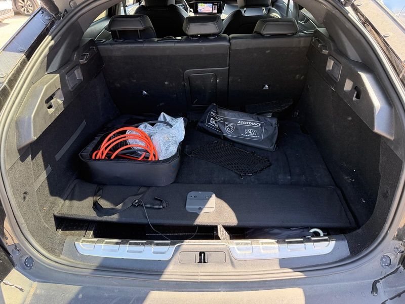 Peugeot 408 1.6 Hybrid GT 2024 – снимка 9