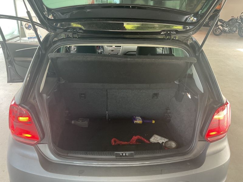 Volkswagen Polo 1.4 TDI Lounge BlueMotion Tech 2015 – снимка 15