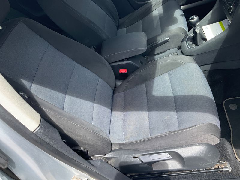 Volkswagen Golf VI 1.6 TDI Style 2011 – снимка на щета 42