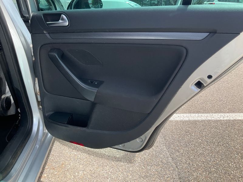 Volkswagen Golf VI 1.6 TDI Style 2011 – снимка на щета 40