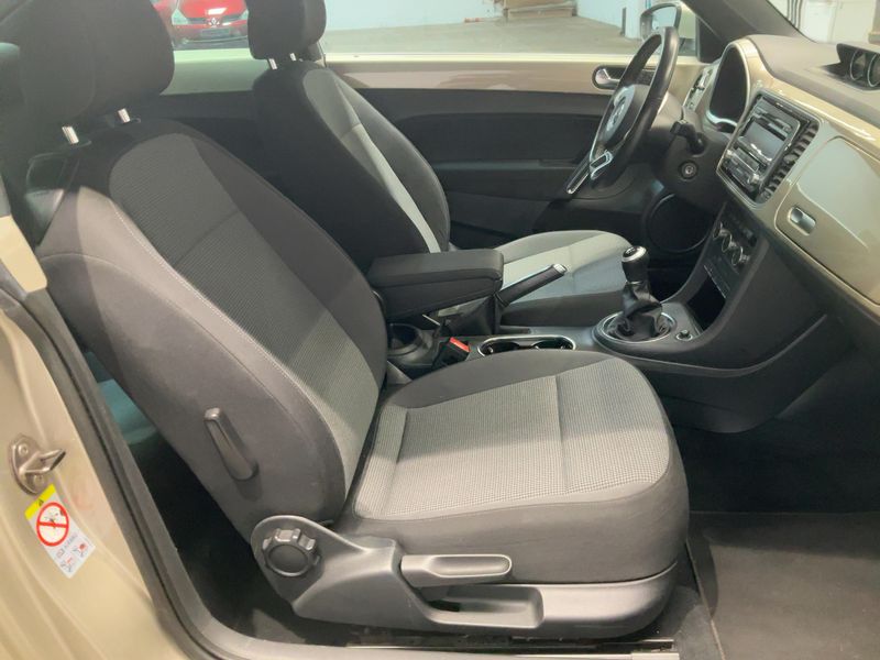 Volkswagen Beetle 2.0 TDI Cup 2014 – снимка 17