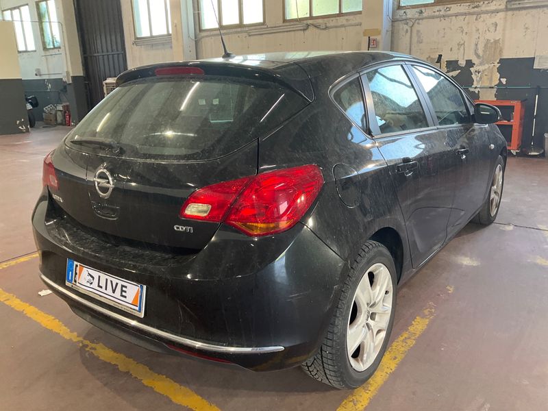 Opel Astra 1.6 CDTI DPF Elective 2014 – снимка 2