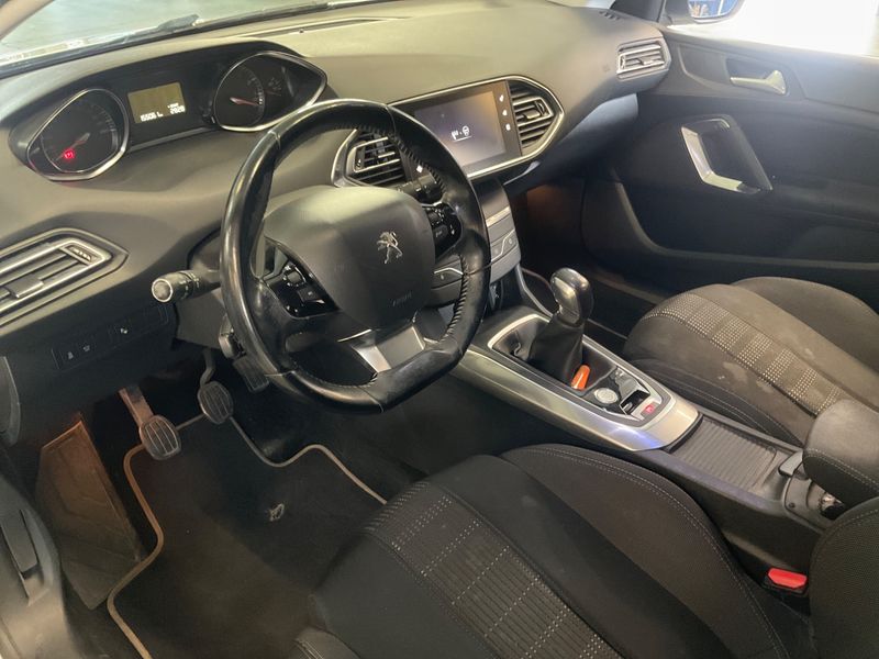 Peugeot 308 1.2 e-THP Allure 2017 – снимка 26