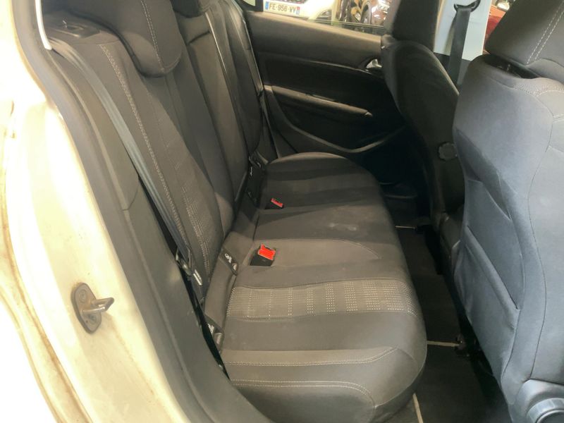 Peugeot 308 1.2 e-THP Allure 2017 – снимка 19
