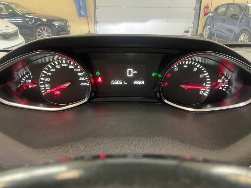 Peugeot 308 1.2 e-THP Allure 2017 – снимка 18
